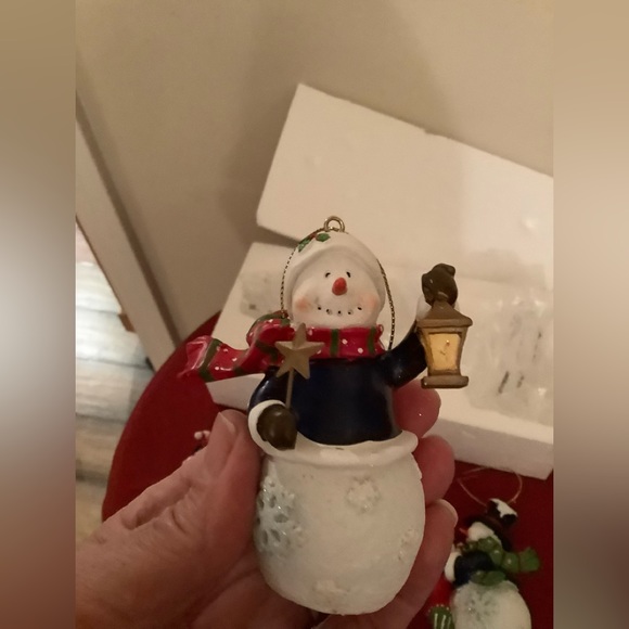 New battery powered light up Snowmen Ornaments or decorations, 3 Snowmen - Picture 5 of 7